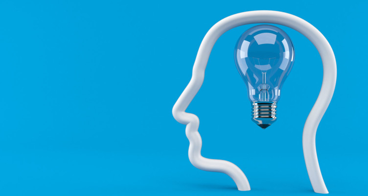 Contour de la tête de la personne avec ampoule